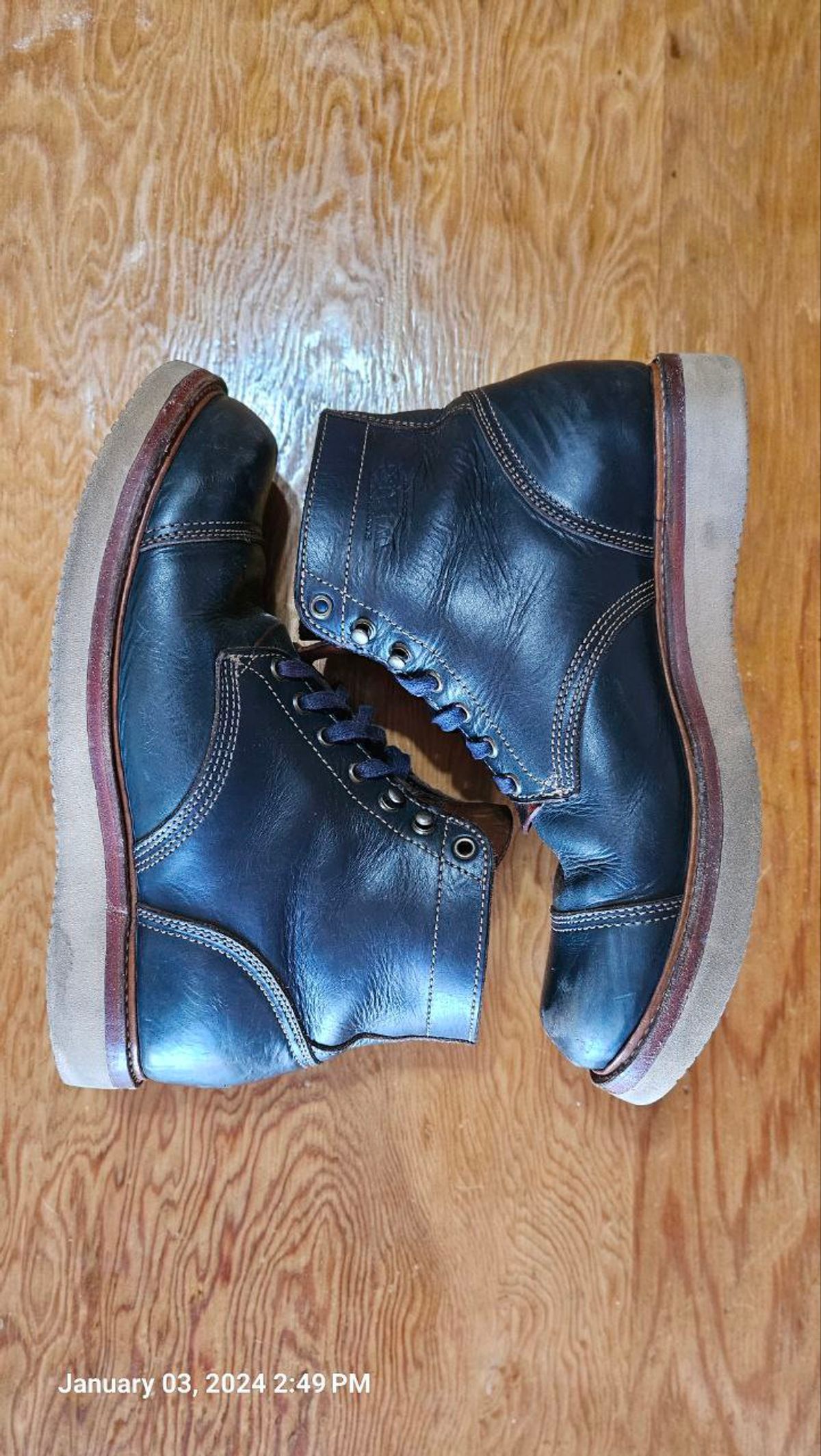 Photo by mjig76 on January 3, 2024 of the Willie's Handmade Boots Cap Toe Service Boot in Horween Navy Chromexcel.