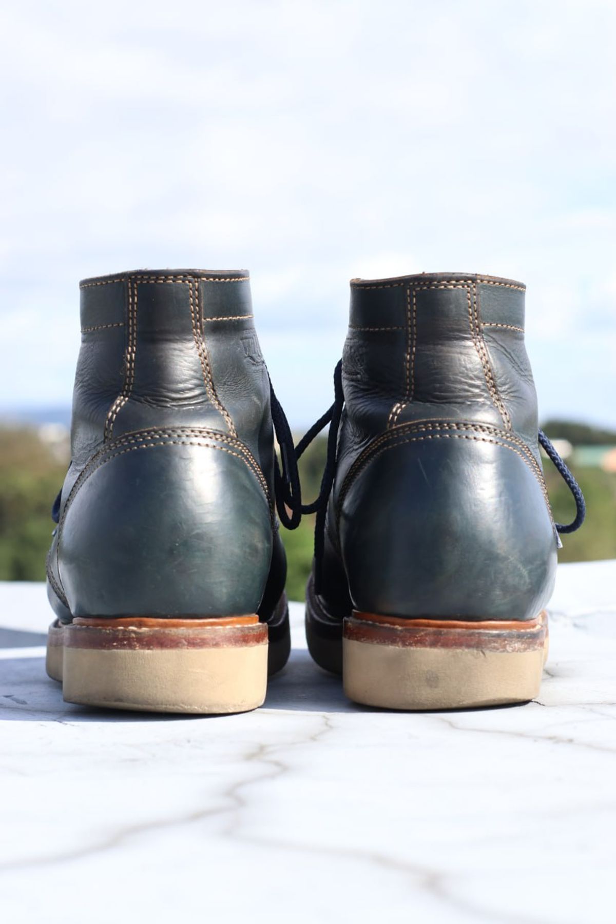 Photo by mjig76 on February 2, 2024 of the Willie's Handmade Boots Cap Toe Service Boot in Horween Navy Chromexcel.