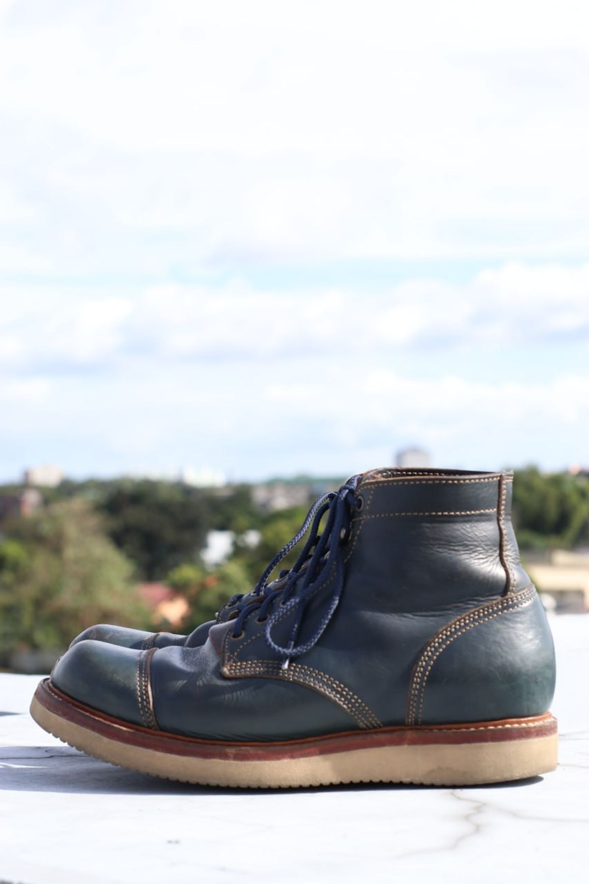 Photo by mjig76 on February 2, 2024 of the Willie's Handmade Boots Cap Toe Service Boot in Horween Navy Chromexcel.