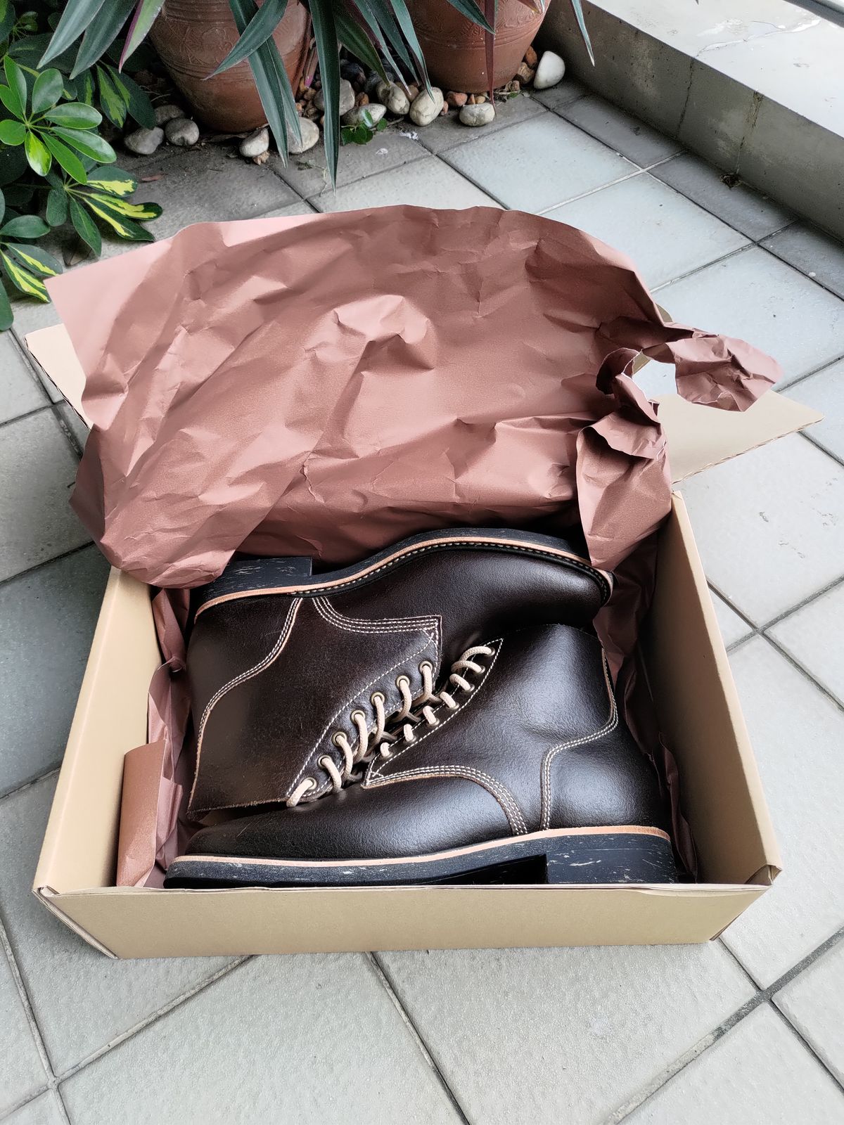 Photo by mjig76 on July 25, 2023 of the Willie's Handmade Boots Service Boot in Horween Olive Waxed Flesh.