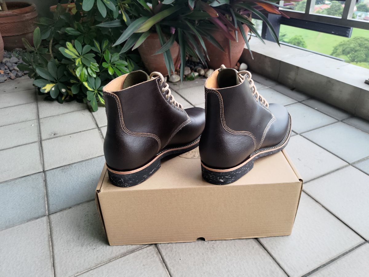 Photo by mjig76 on July 25, 2023 of the Willie's Handmade Boots Service Boot in Horween Olive Waxed Flesh.