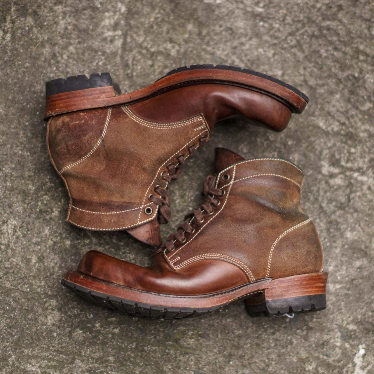 Photo by mjig76 on January 3, 2026 of the Willie's Handmade Boots Custom Model in Maryam Natural Waxed Reverse Horsebutt.