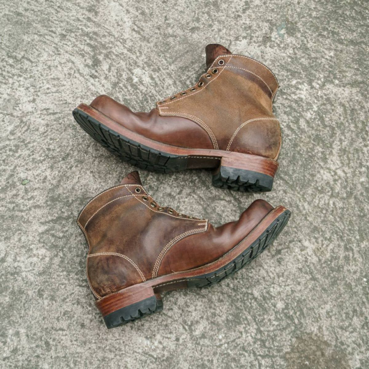 Photo by mjig76 on March 3, 2026 of the Willie's Handmade Boots Custom Model in Maryam Natural Waxed Reverse Horsebutt.