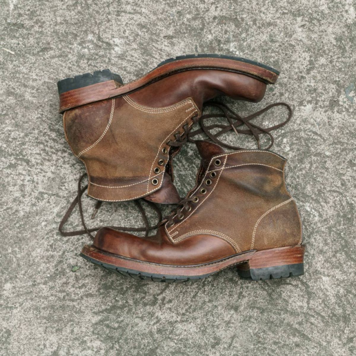 Photo by mjig76 on March 3, 2026 of the Willie's Handmade Boots Custom Model in Maryam Natural Waxed Reverse Horsebutt.