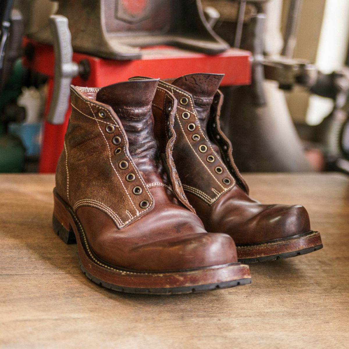 Photo by mjig76 on March 3, 2026 of the Willie's Handmade Boots Custom Model in Maryam Natural Waxed Reverse Horsebutt.