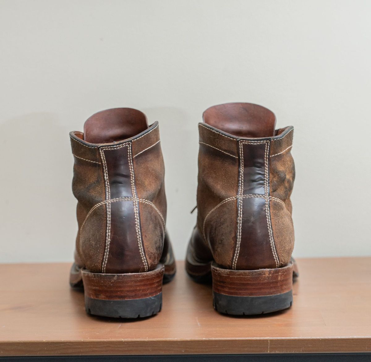 Photo by mjig76 on April 2, 2026 of the Willie's Handmade Boots Custom Model in Maryam Natural Waxed Reverse Horsebutt.