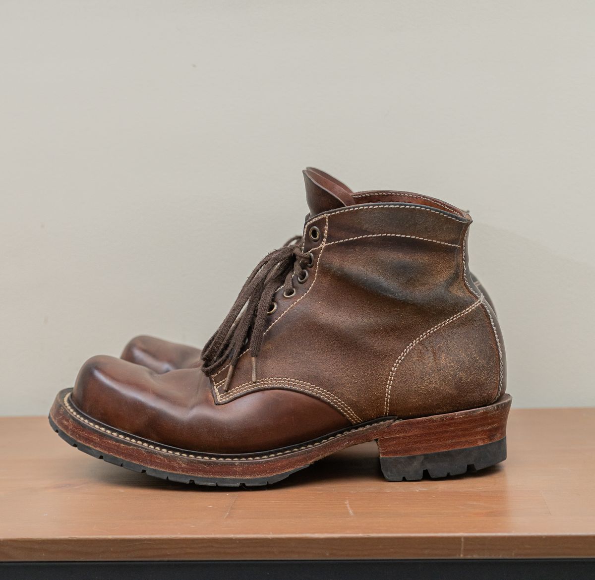 Photo by mjig76 on April 2, 2026 of the Willie's Handmade Boots Custom Model in Maryam Natural Waxed Reverse Horsebutt.