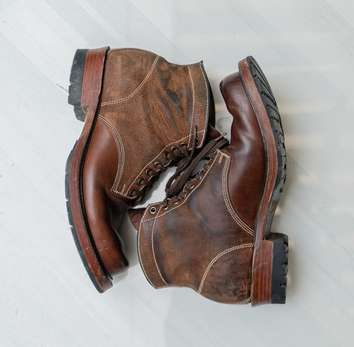 Photo by mjig76 on April 2, 2026 of the Willie's Handmade Boots Custom Model in Maryam Natural Waxed Reverse Horsebutt.