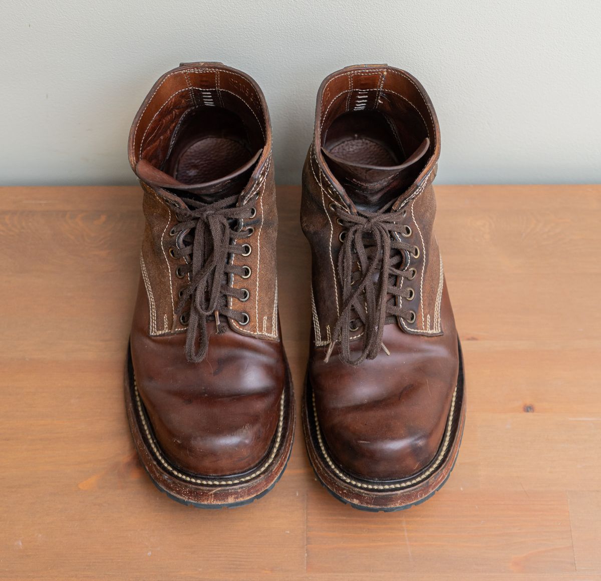 Photo by mjig76 on April 2, 2026 of the Willie's Handmade Boots Custom Model in Maryam Natural Waxed Reverse Horsebutt.