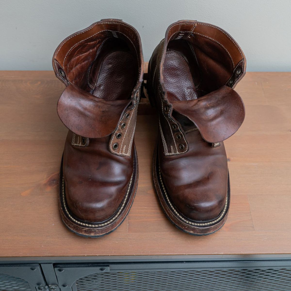 Photo by mjig76 on April 2, 2026 of the Willie's Handmade Boots Custom Model in Maryam Natural Waxed Reverse Horsebutt.