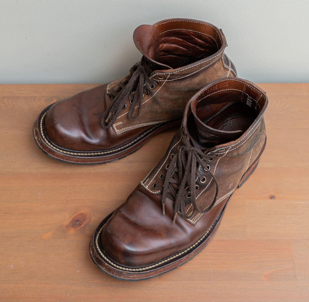 Photo by mjig76 on April 2, 2026 of the Willie's Handmade Boots Custom Model in Maryam Natural Waxed Reverse Horsebutt.