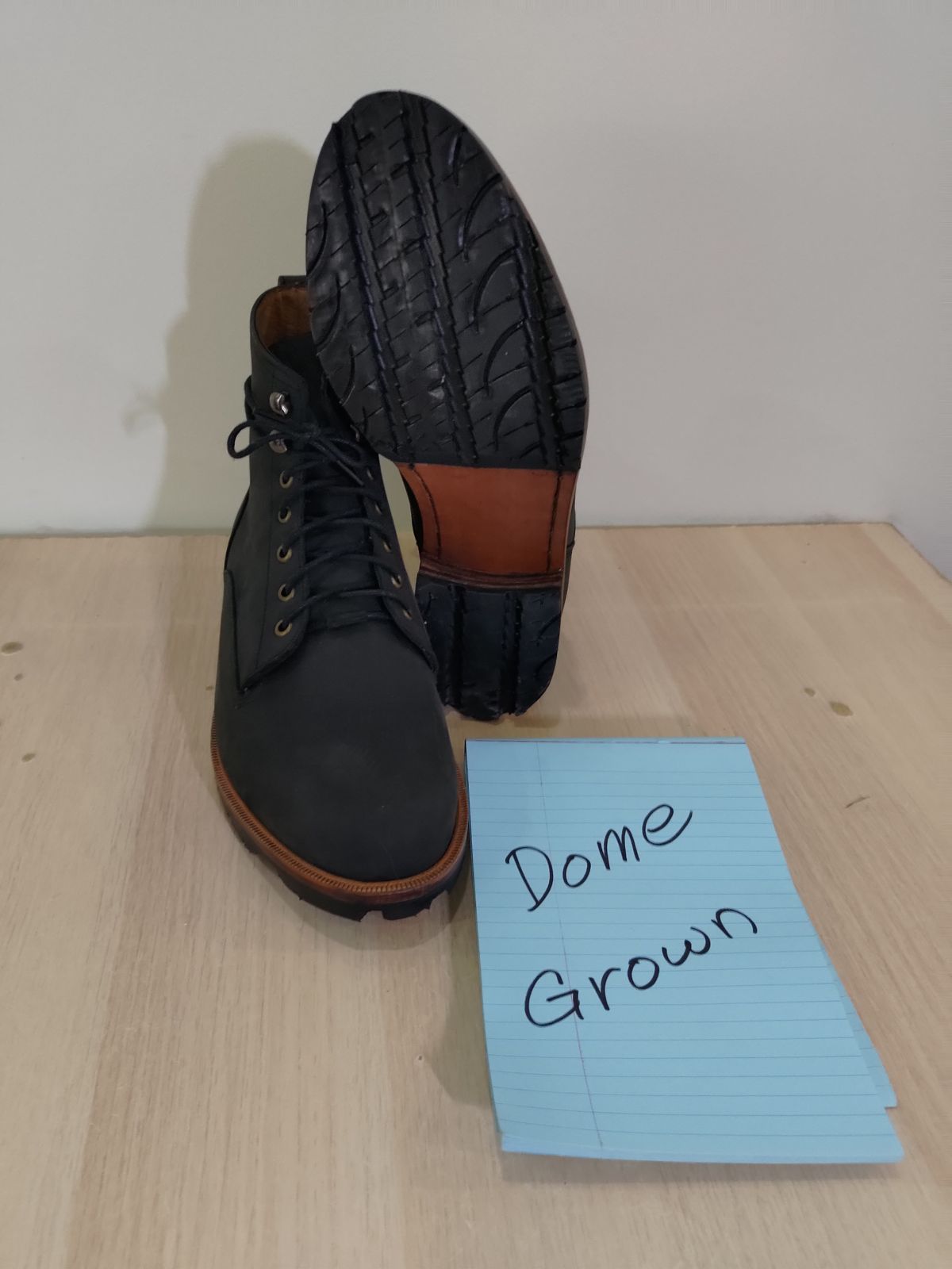 Photo by mjig76 on November 7, 2023 of the Black Wing Shoes Charcoal Crazy Horse in Charcoal Crazy Horse.