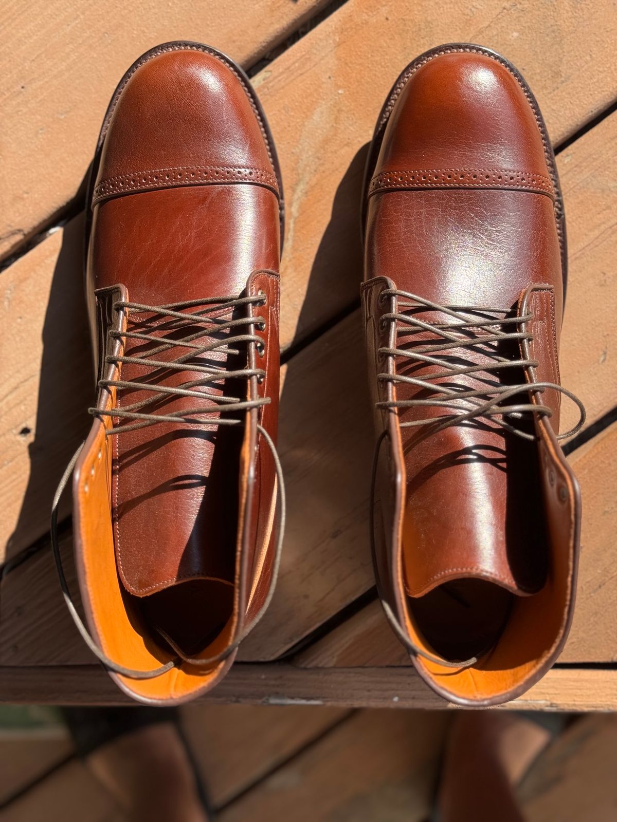 Photo by thatguy92 on October 1, 2023 of the Viberg Service Boot BCT in Shinki Cognac Teacore Horsebutt.