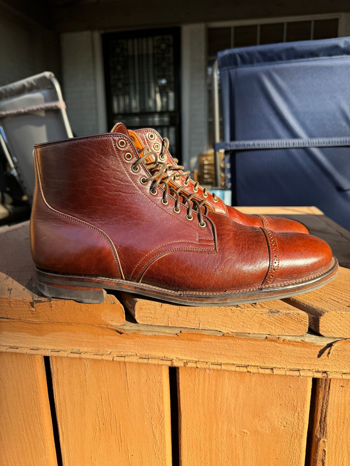 Photo by thatguy92 on November 4, 2023 of the Viberg Service Boot BCT in Shinki Cognac Teacore Horsebutt.