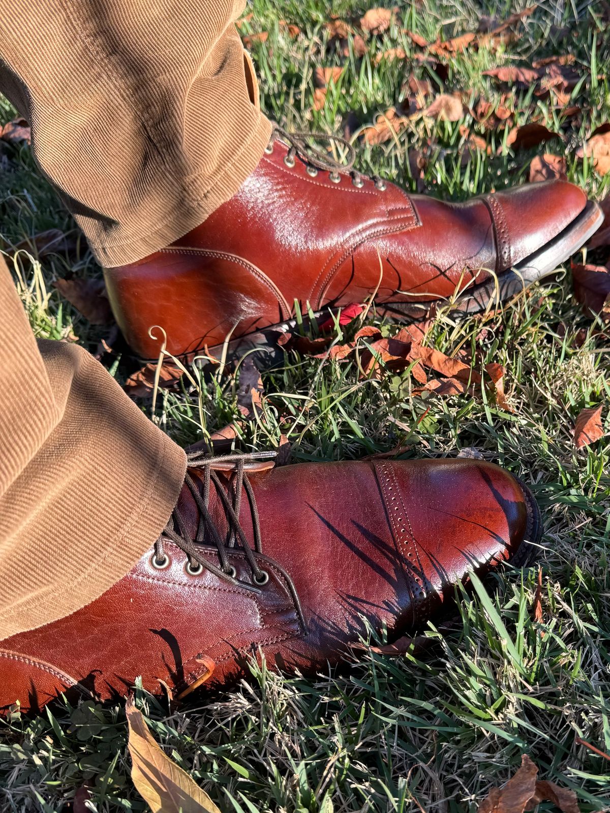 Photo by thatguy92 on November 4, 2023 of the Viberg Service Boot BCT in Shinki Cognac Teacore Horsebutt.