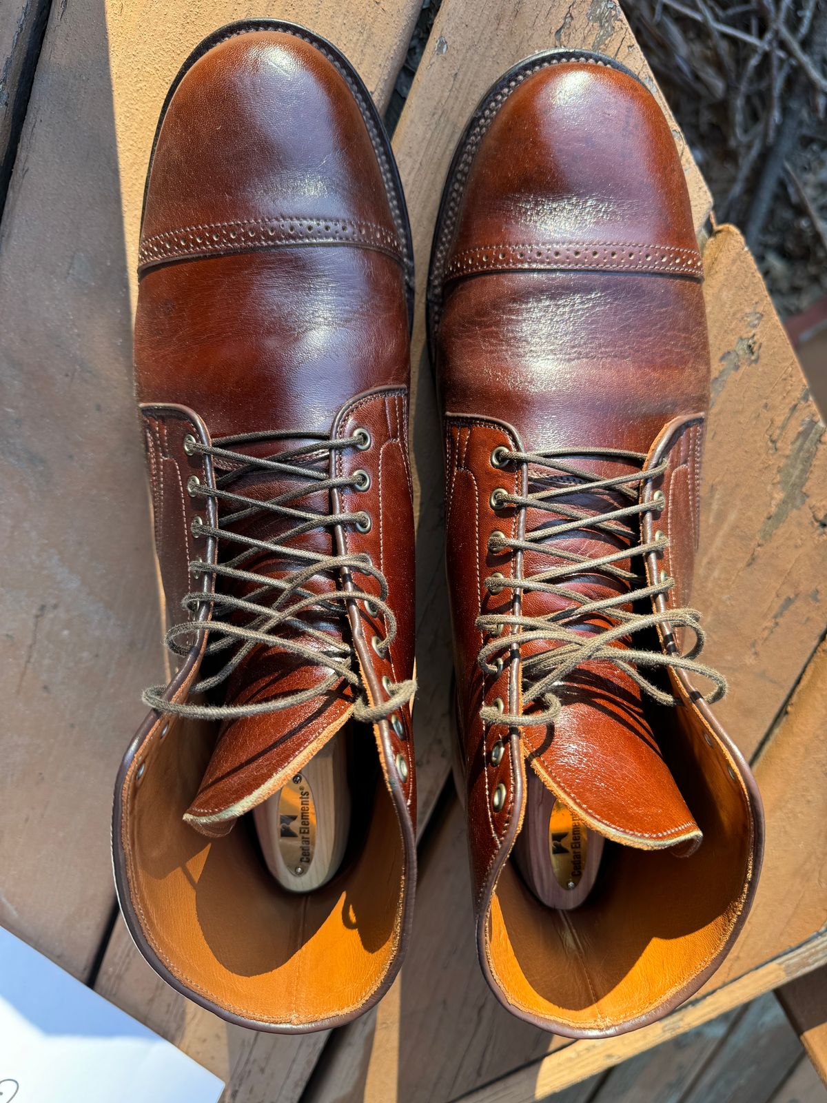 Photo by thatguy92 on November 4, 2023 of the Viberg Service Boot BCT in Shinki Cognac Teacore Horsebutt.