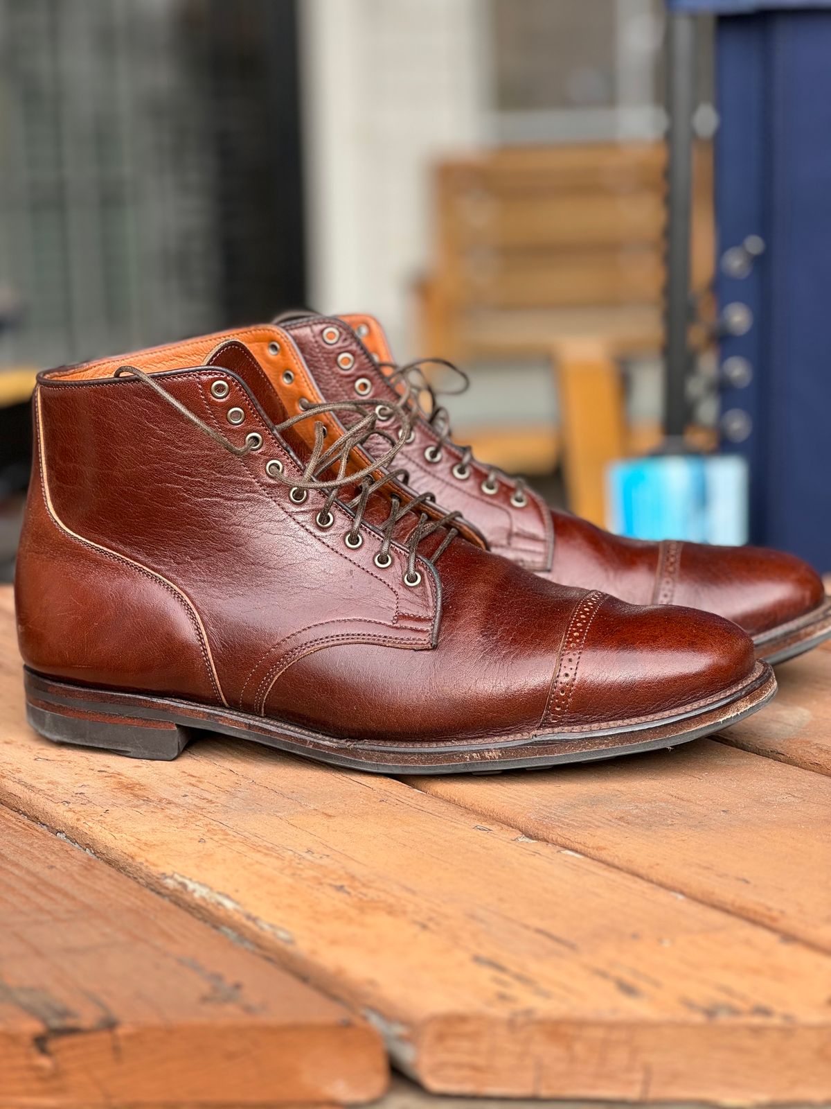 Photo by thatguy92 on January 1, 2024 of the Viberg Service Boot BCT in Shinki Cognac Teacore Horsebutt.