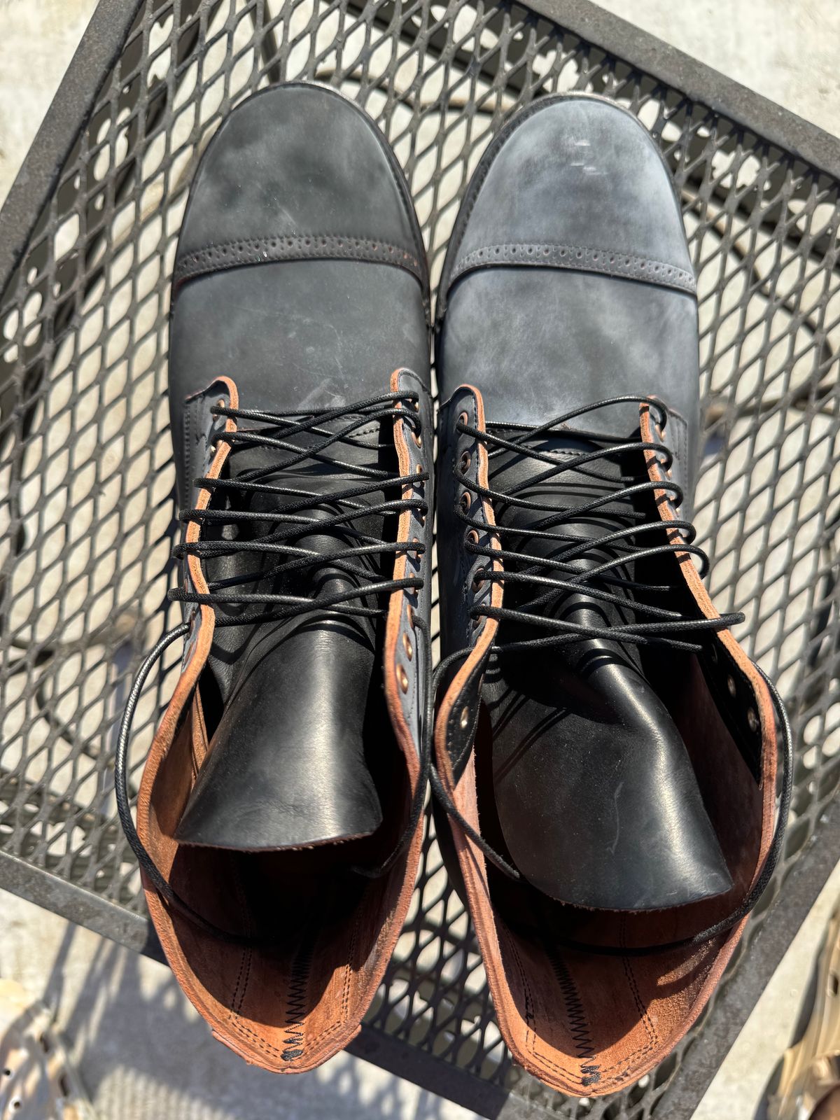 Photo by thatguy92 on October 1, 2024 of the Viberg Service Boot BCT in Horween Black Teacore Double Cordovan Butts.