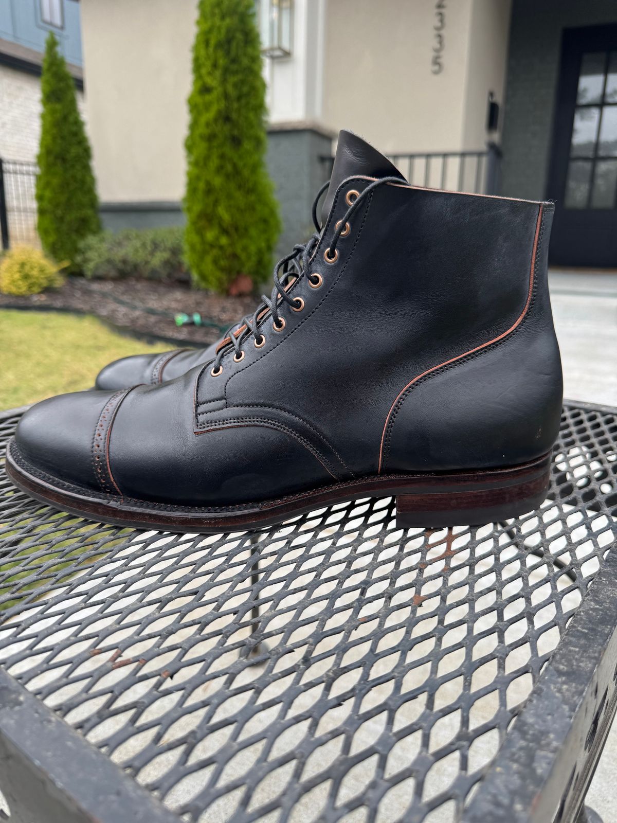 Photo by thatguy92 on November 5, 2024 of the Viberg Service Boot BCT in Horween Black Teacore Double Cordovan Butts.