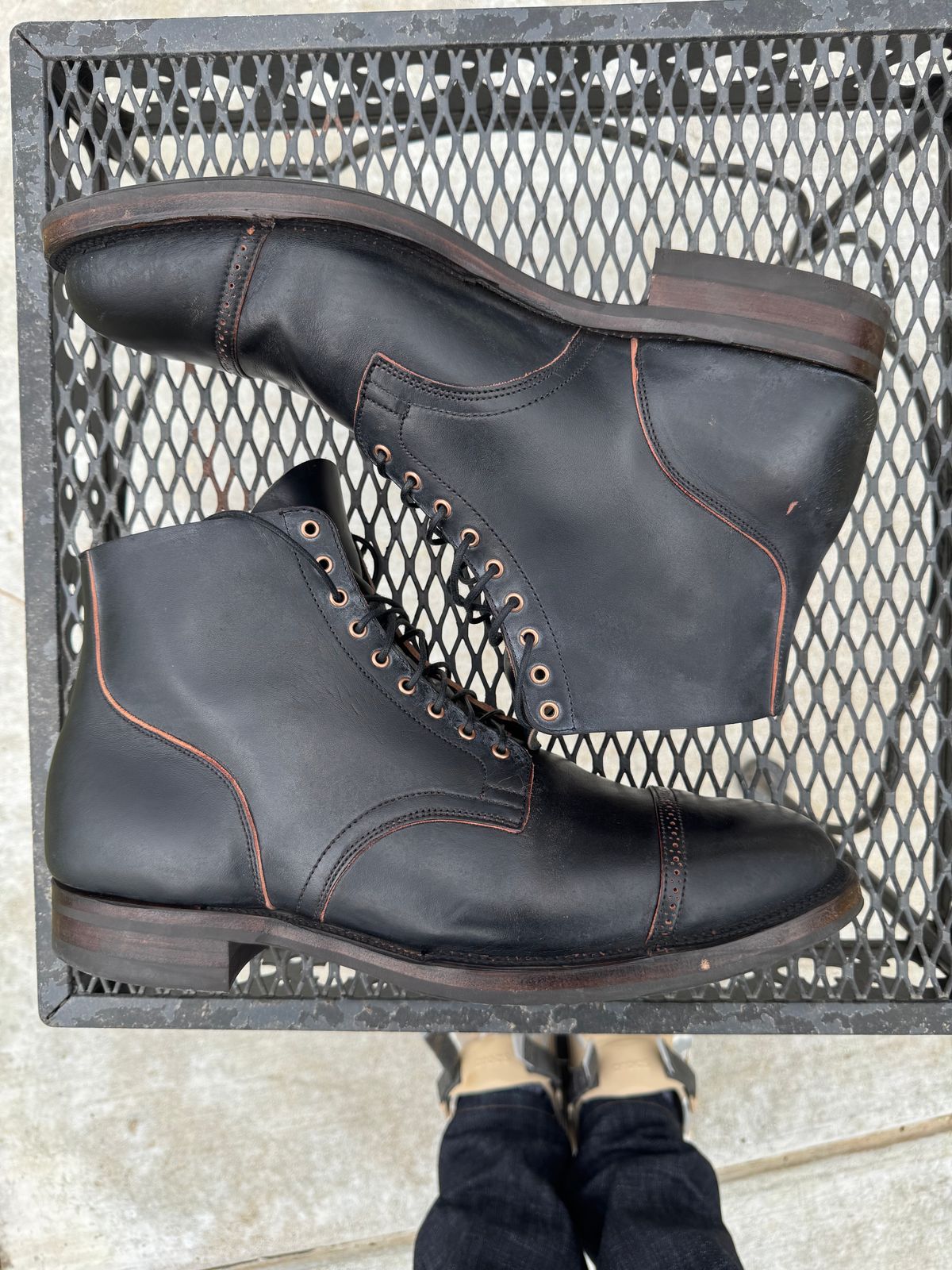 Photo by thatguy92 on November 5, 2024 of the Viberg Service Boot BCT in Horween Black Teacore Double Cordovan Butts.