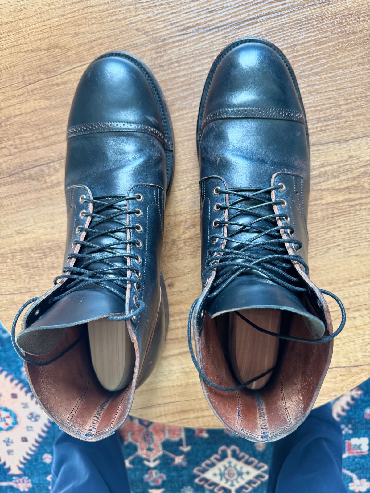 Photo by thatguy92 on December 4, 2024 of the Viberg Service Boot BCT in Horween Black Teacore Double Cordovan Butts.