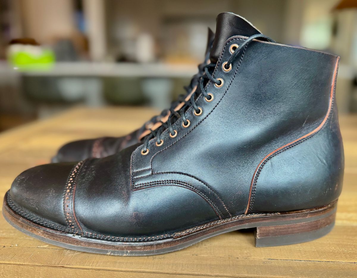 Photo by thatguy92 on January 5, 2025 of the Viberg Service Boot BCT in Horween Black Teacore Double Cordovan Butts.