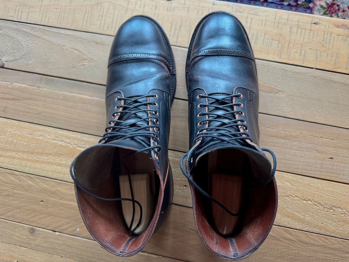 Photo by thatguy92 on January 5, 2025 of the Viberg Service Boot BCT in Horween Black Teacore Double Cordovan Butts.