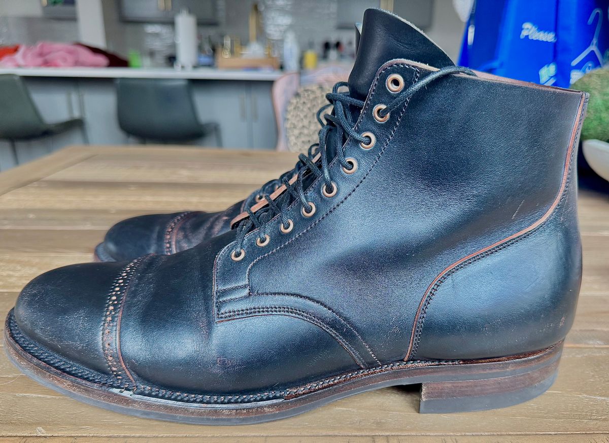 Photo by thatguy92 on February 5, 2025 of the Viberg Service Boot BCT in Horween Black Teacore Double Cordovan Butts.