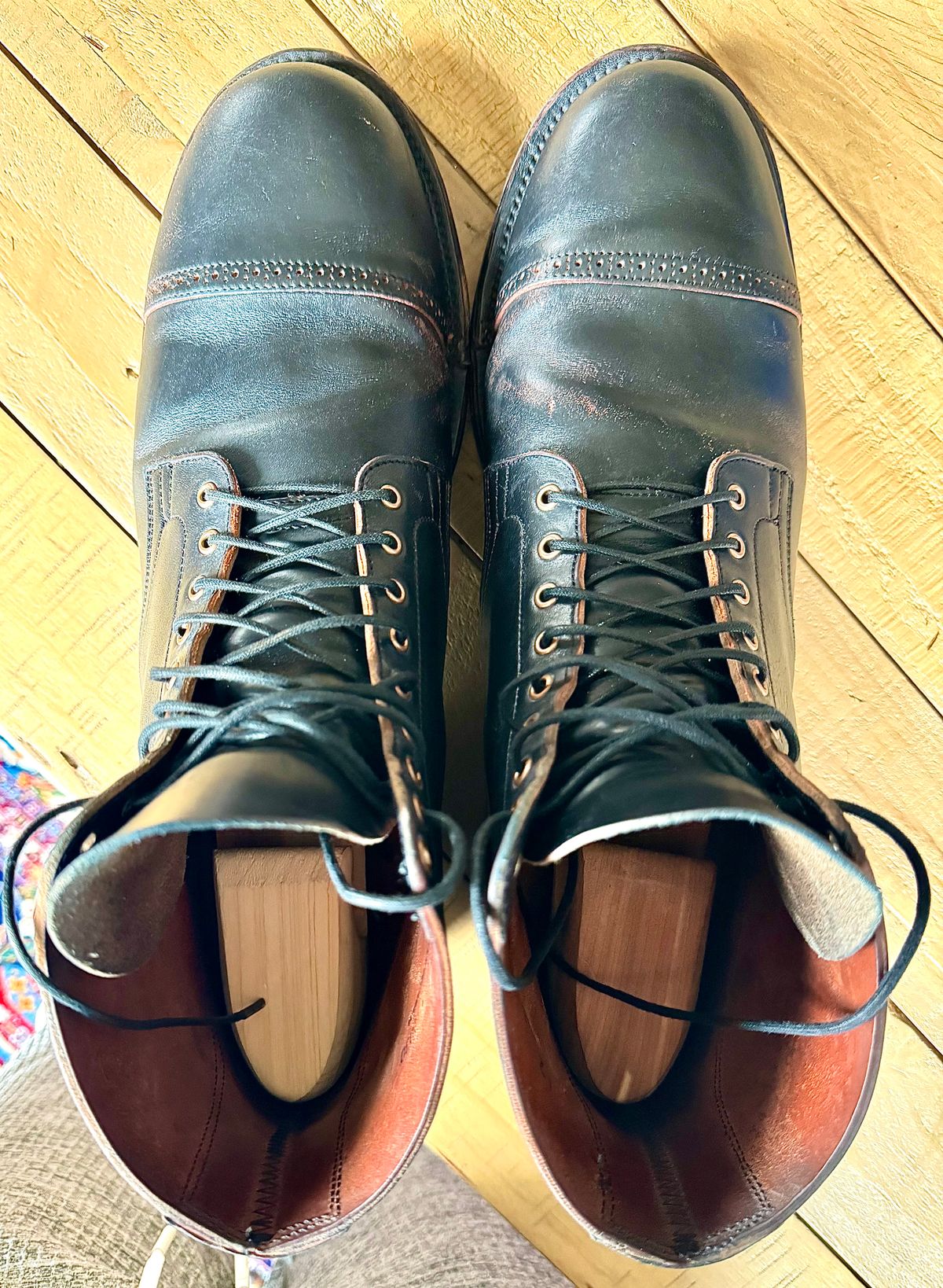 Photo by thatguy92 on February 5, 2025 of the Viberg Service Boot BCT in Horween Black Teacore Double Cordovan Butts.