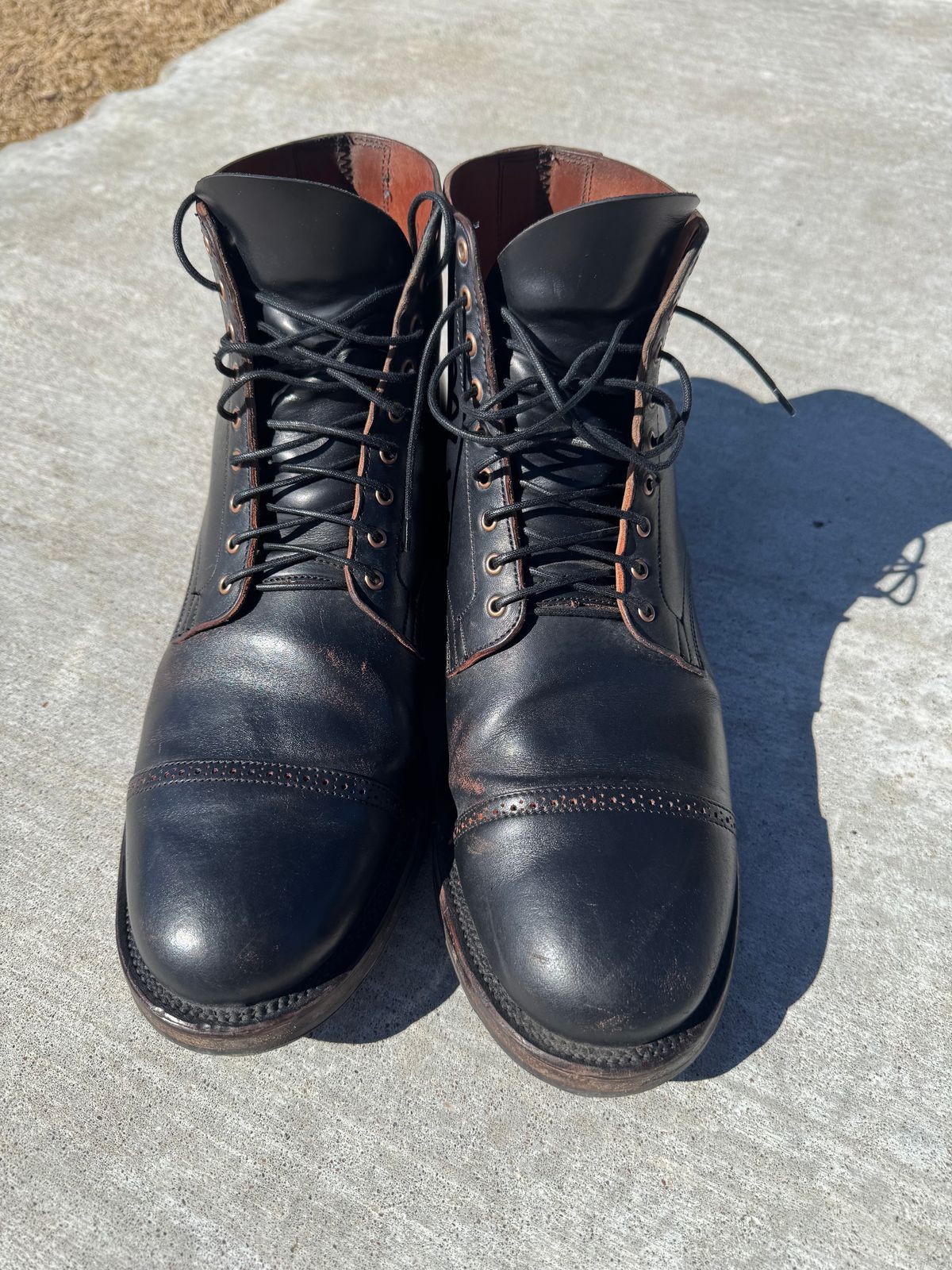 Photo by thatguy92 on March 5, 2025 of the Viberg Service Boot BCT in Horween Black Teacore Double Cordovan Butts.