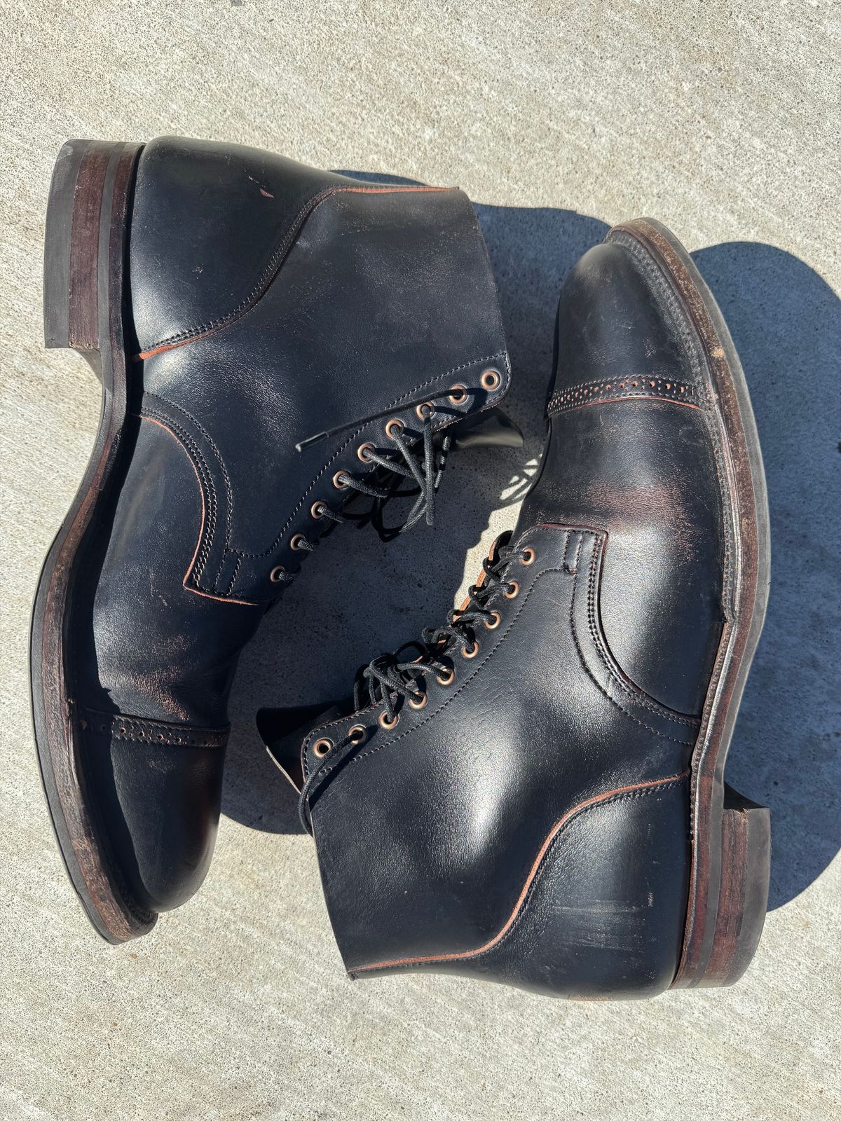 Photo by thatguy92 on March 5, 2025 of the Viberg Service Boot BCT in Horween Black Teacore Double Cordovan Butts.