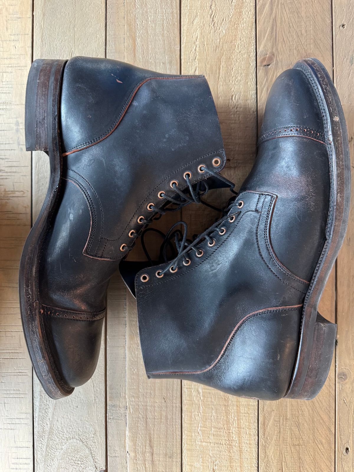 Photo by thatguy92 on April 5, 2025 of the Viberg Service Boot BCT in Horween Black Teacore Double Cordovan Butts.