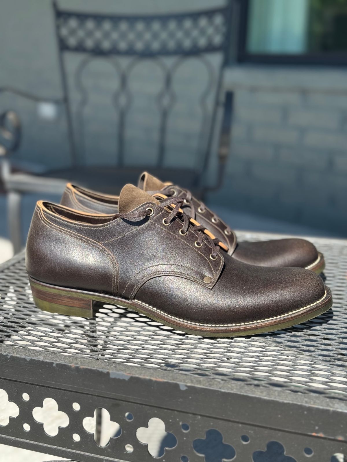 Photo by thatguy92 on October 1, 2025 of the NF Bootmaker Milton Shoe in Horween Grape Leaf Waxed Flesh Essex.