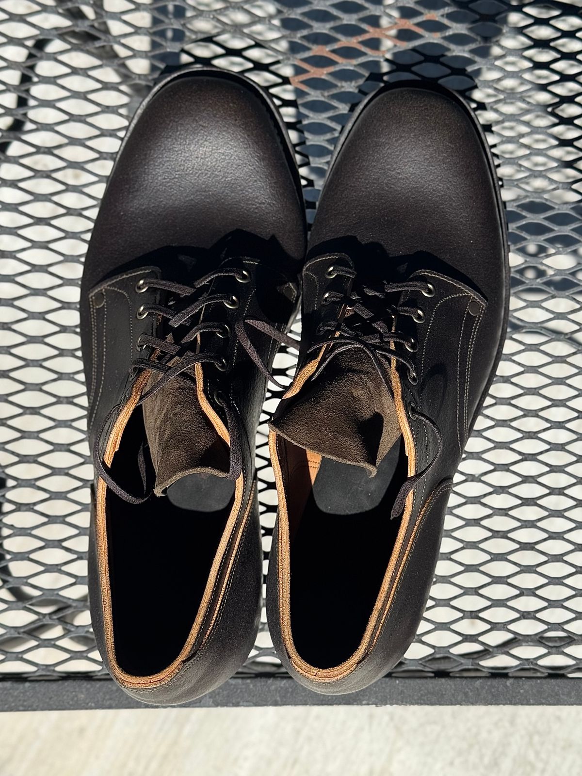 Photo by thatguy92 on October 1, 2025 of the NF Bootmaker Milton Shoe in Horween Grape Leaf Waxed Flesh Essex.