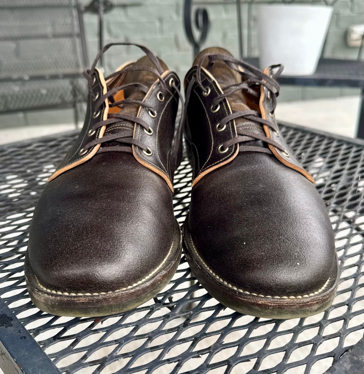 Photo by thatguy92 on December 5, 2025 of the NF Bootmaker Milton Shoe in Horween Grape Leaf Waxed Flesh Essex.