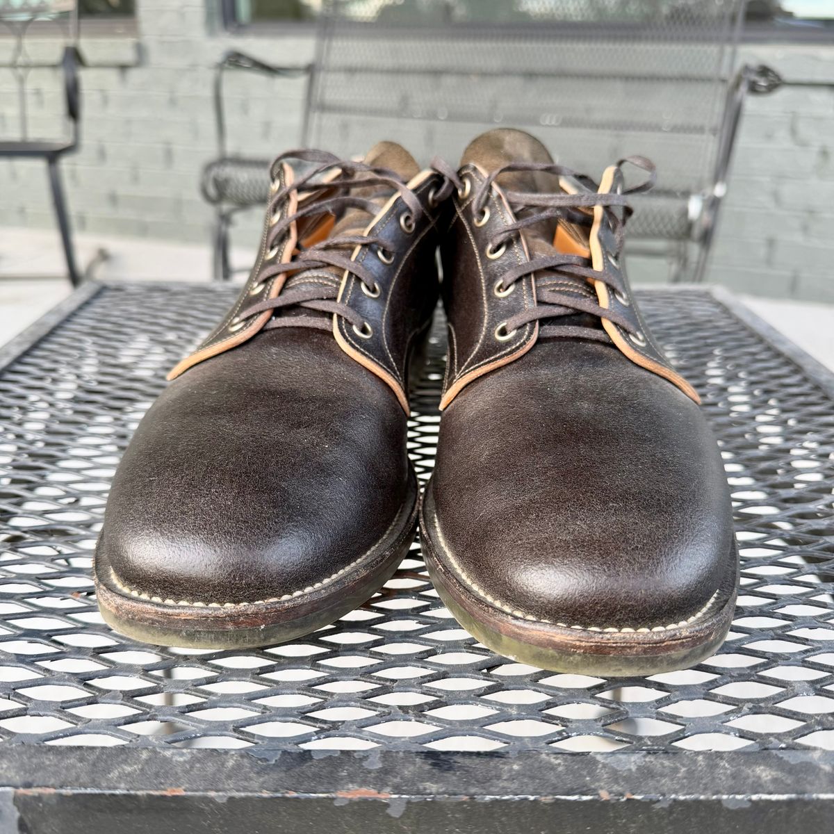 Photo by thatguy92 on January 5, 2026 of the NF Bootmaker Milton Shoe in Horween Grape Leaf Waxed Flesh Essex.
