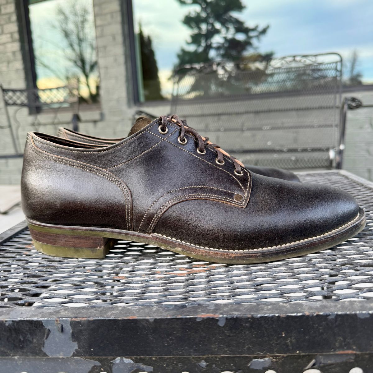 Photo by thatguy92 on January 5, 2026 of the NF Bootmaker Milton Shoe in Horween Grape Leaf Waxed Flesh Essex.