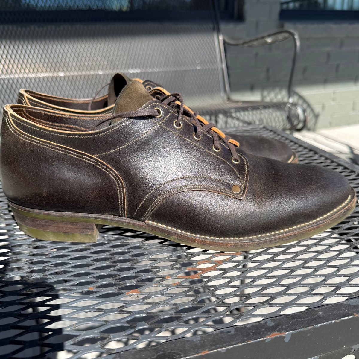 Photo by thatguy92 on February 5, 2026 of the NF Bootmaker Milton Shoe in Horween Grape Leaf Waxed Flesh Essex.