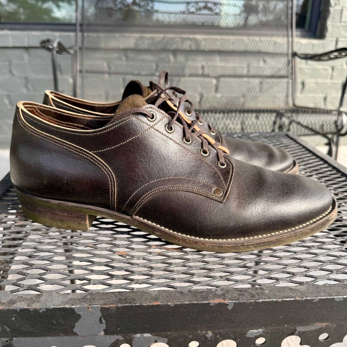 Photo by thatguy92 on March 3, 2026 of the NF Bootmaker Milton Shoe in Horween Grape Leaf Waxed Flesh Essex.