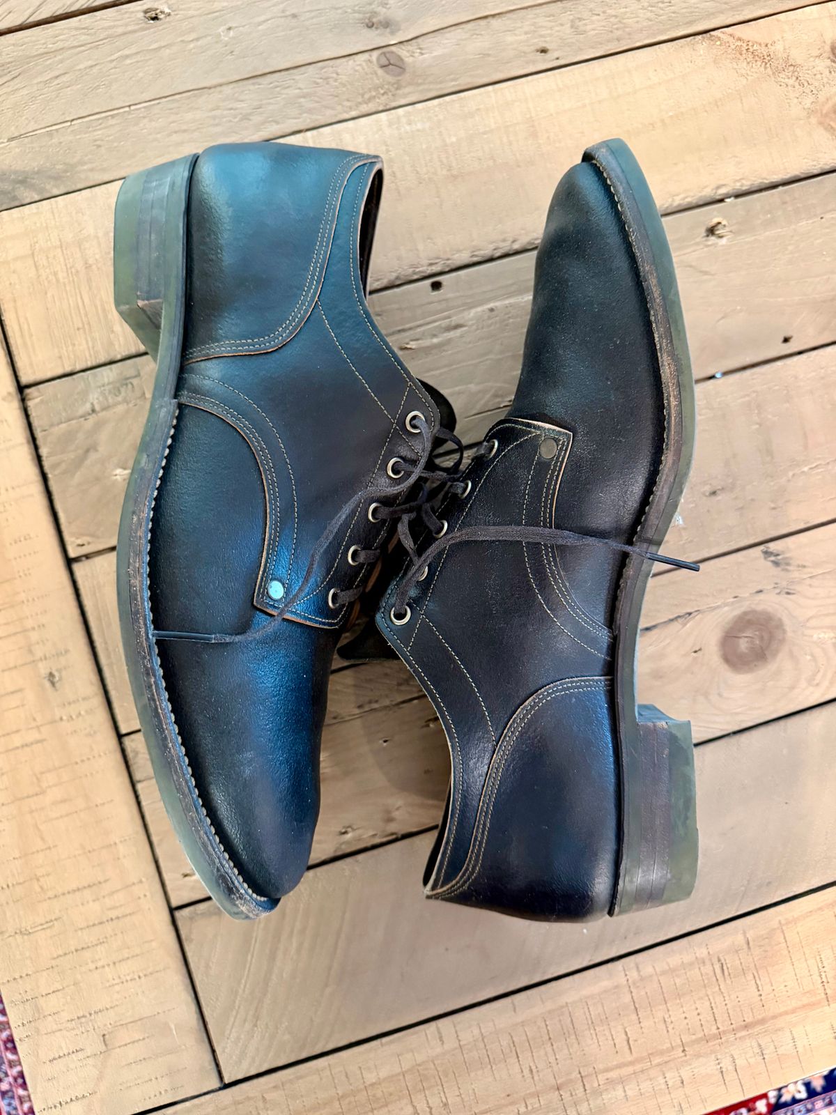 Photo by thatguy92 on April 6, 2026 of the NF Bootmaker Milton Shoe in Horween Grape Leaf Waxed Flesh Essex.