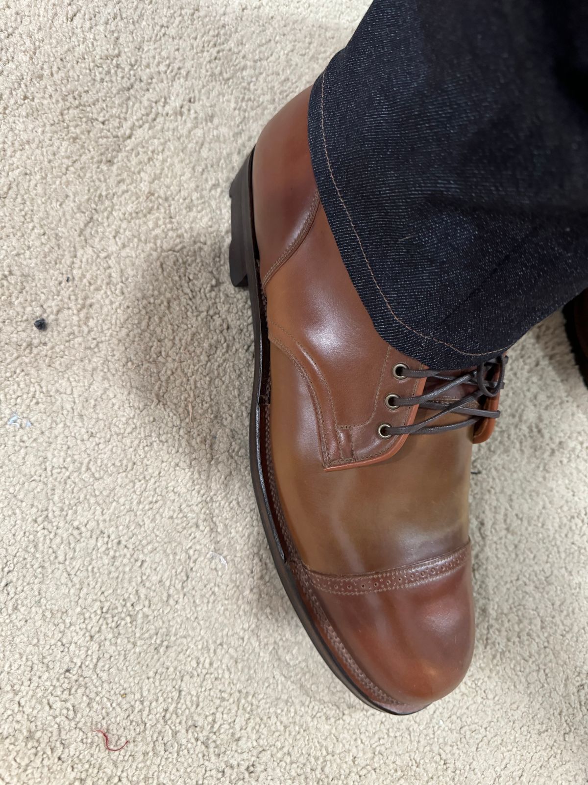 Photo by thatguy92 on November 25, 2023 of the Viberg Service Boot BCT in Horween Whiskey Dip Dye Shell Cordovan.