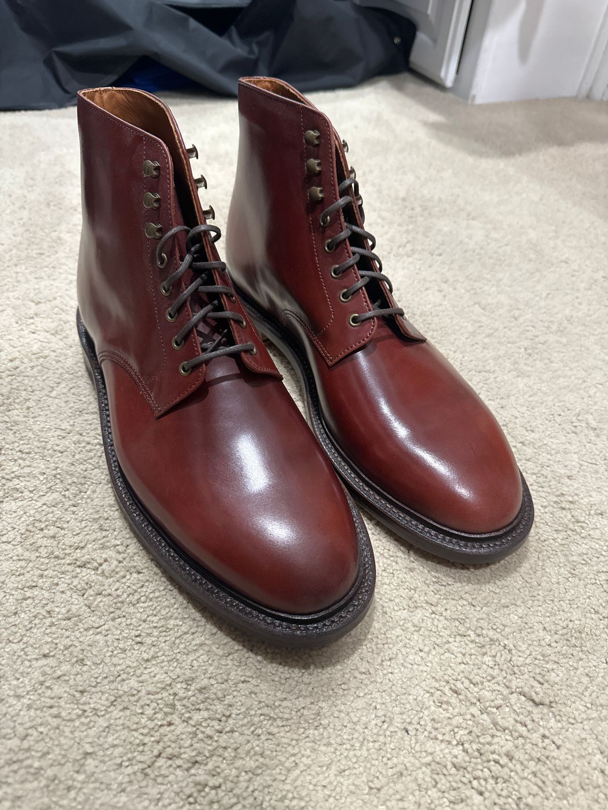 Photo by thatguy92 on November 15, 2023 of the Grant Stone Edward Boot in Horween Garnet Shell Cordovan.