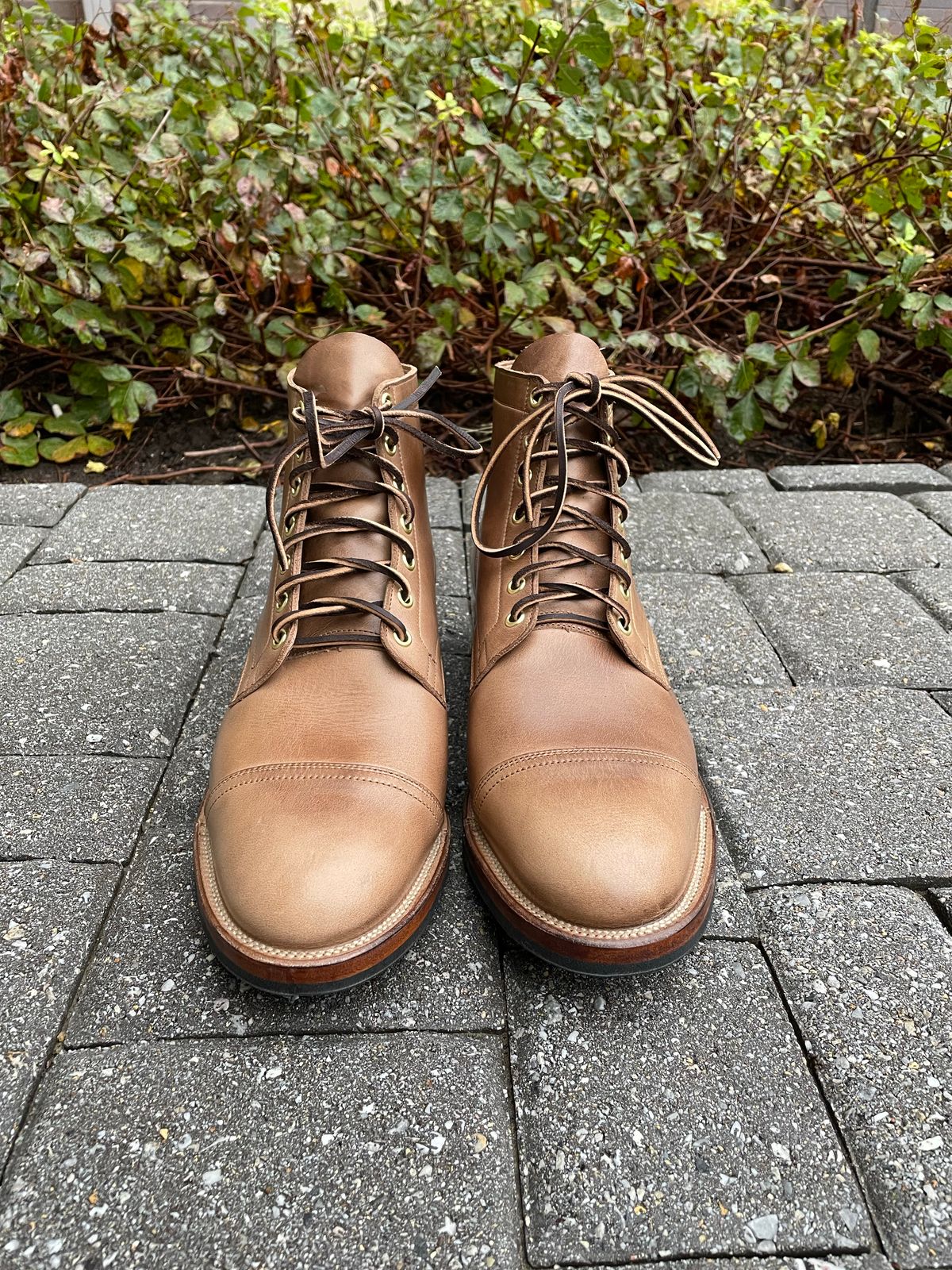 Photo by Ata_Deniz on November 1, 2022 of the Viberg Service Boot in Horween Natural Chromexcel.