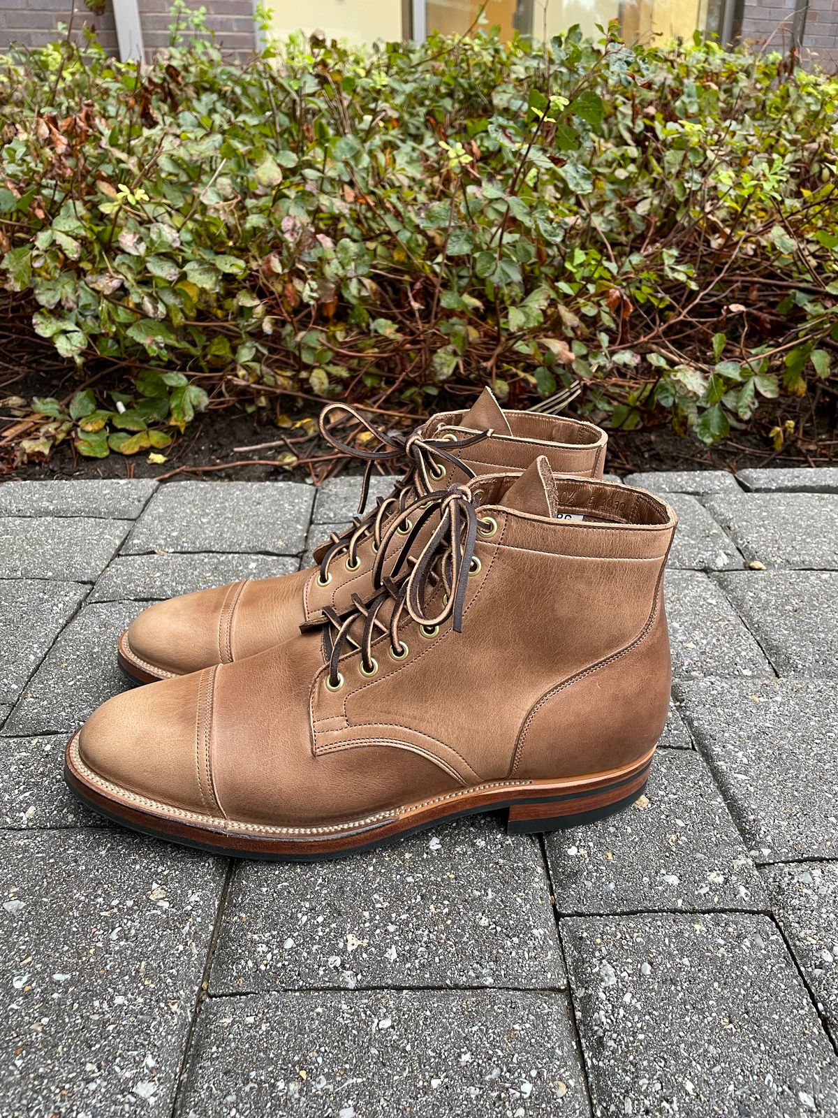 Photo by Ata_Deniz on November 1, 2022 of the Viberg Service Boot in Horween Natural Chromexcel.