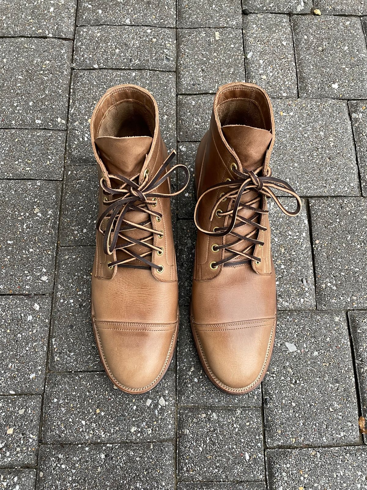 Photo by Ata_Deniz on November 1, 2022 of the Viberg Service Boot in Horween Natural Chromexcel.