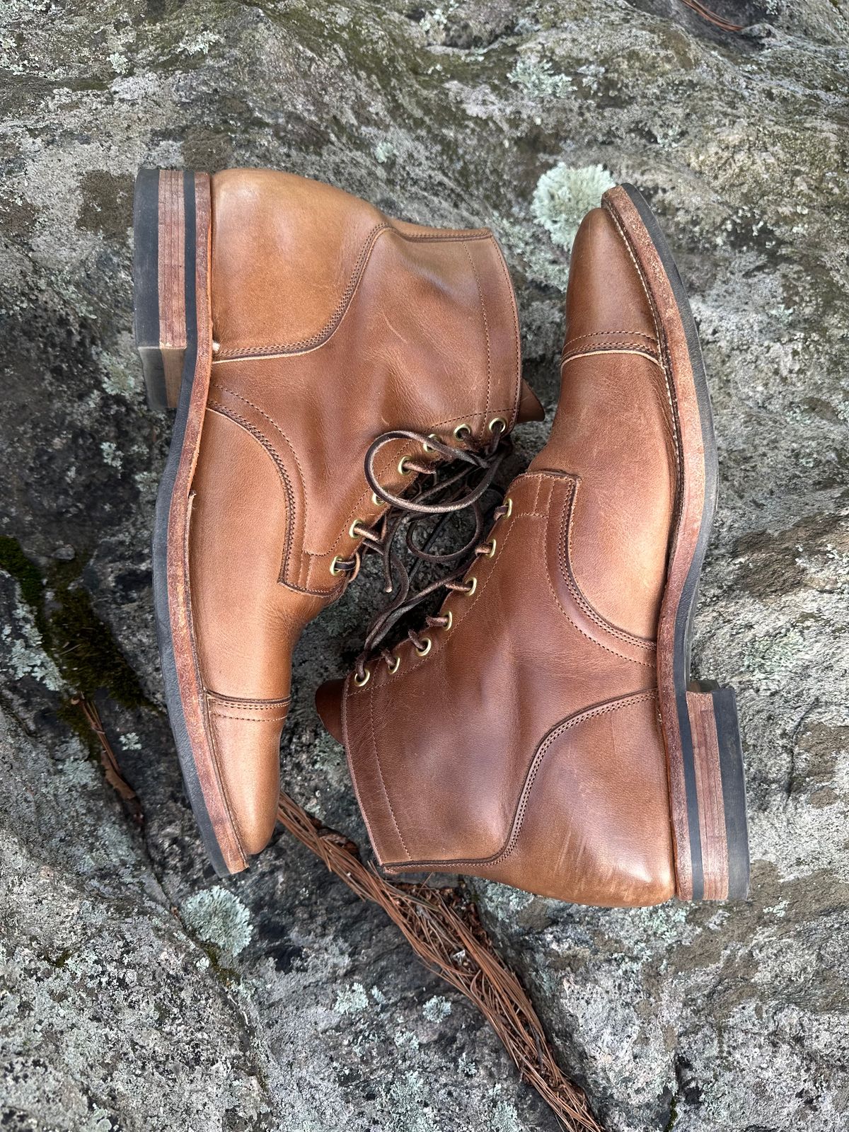 Photo by Ata_Deniz on February 5, 2023 of the Viberg Service Boot in Horween Natural Chromexcel.