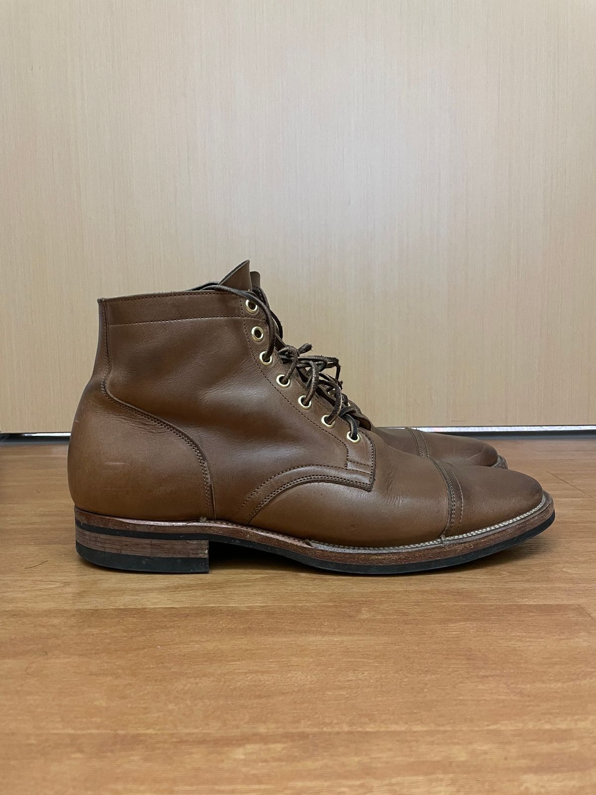 Photo by Ata_Deniz on March 5, 2023 of the Viberg Service Boot in Horween Natural Chromexcel.