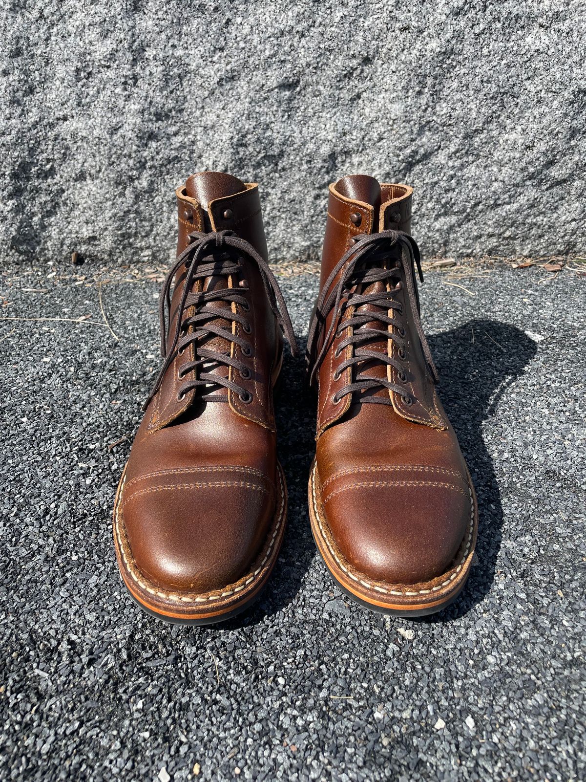 Photo by Ata_Deniz on October 1, 2023 of the White's MP-Sherman Toe Cap in Horween Cinnamon Waxed Flesh.