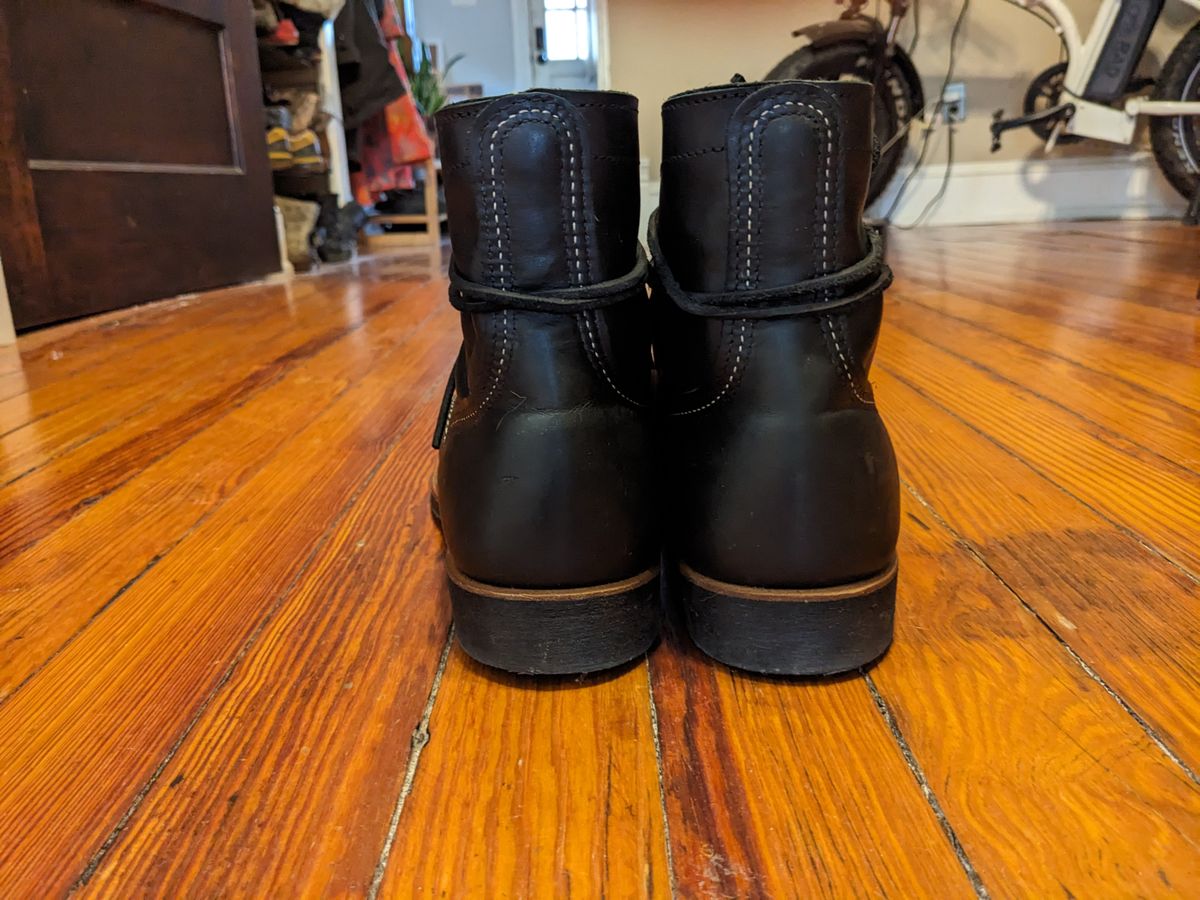 Photo by SachiSan on November 6, 2023 of the Red Wing Iron Ranger in S.B. Foot Black Harness.