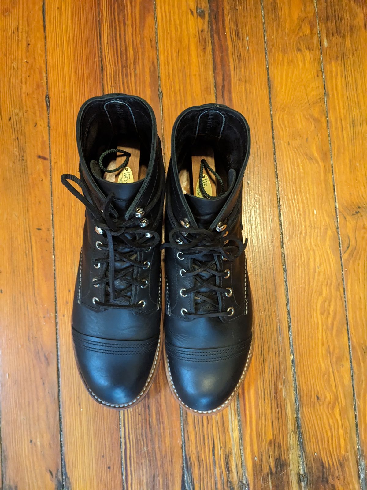 Photo by SachiSan on November 6, 2023 of the Red Wing Iron Ranger in S.B. Foot Black Harness.
